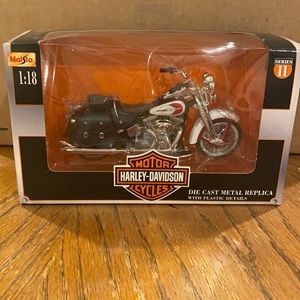 Maisto Harley-Davidson 2001 FLSTS Heritage Springer diecast 1:18
